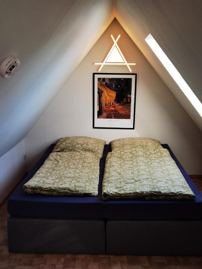 Gemuetliche Dachwohnung Mit Kleiner Oder Grosser Dachterrasse Nebeneinander Wolmirstedt Esterno foto