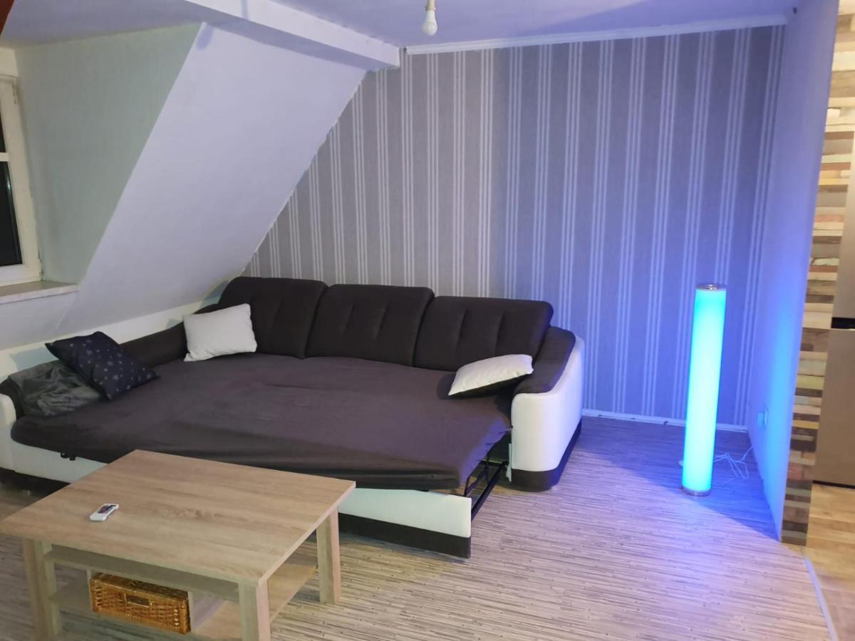 Gemuetliche Dachwohnung Mit Kleiner Oder Grosser Dachterrasse Nebeneinander Wolmirstedt Esterno foto