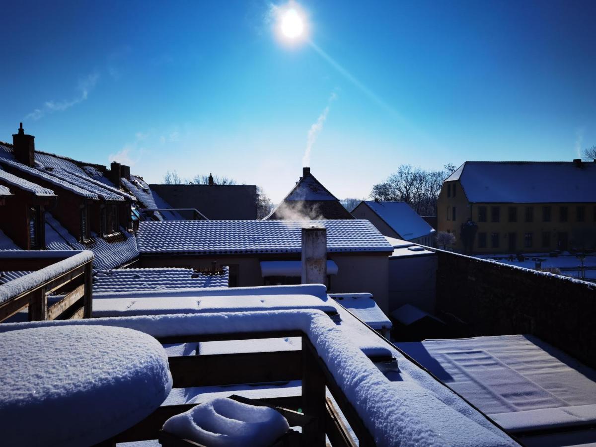 Gemuetliche Dachwohnung Mit Kleiner Oder Grosser Dachterrasse Nebeneinander Wolmirstedt Esterno foto