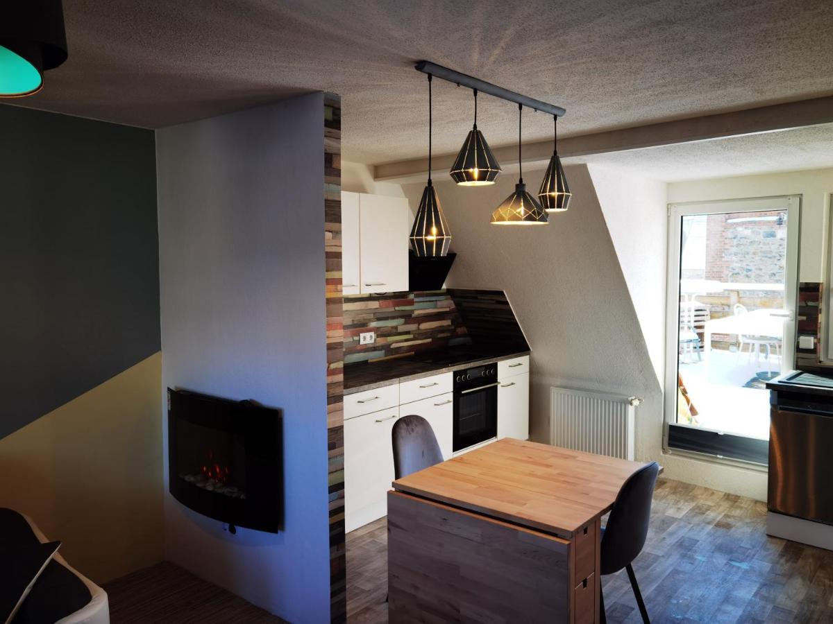 Gemuetliche Dachwohnung Mit Kleiner Oder Grosser Dachterrasse Nebeneinander Wolmirstedt Esterno foto