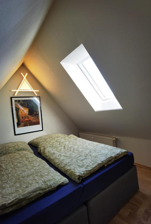 Gemuetliche Dachwohnung Mit Kleiner Oder Grosser Dachterrasse Nebeneinander Wolmirstedt Esterno foto