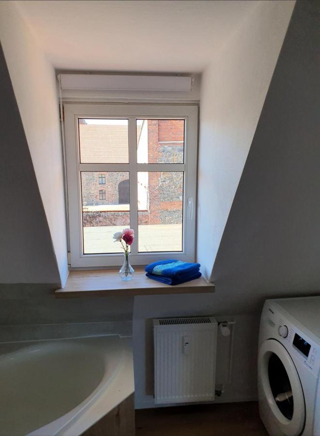 Gemuetliche Dachwohnung Mit Kleiner Oder Grosser Dachterrasse Nebeneinander Wolmirstedt Esterno foto