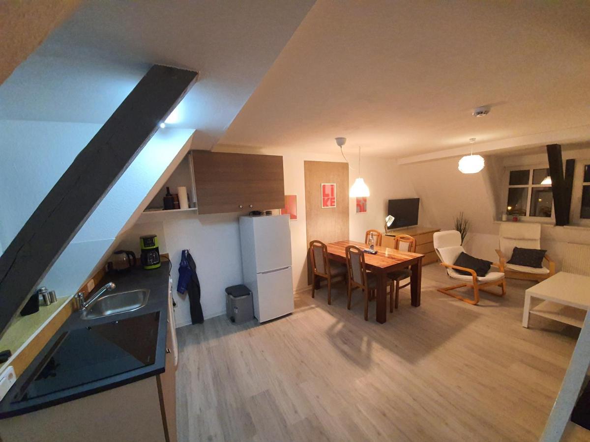 Gemuetliche Dachwohnung Mit Kleiner Oder Grosser Dachterrasse Nebeneinander Wolmirstedt Esterno foto