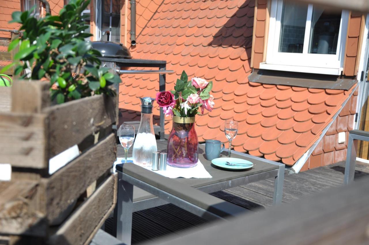 Gemuetliche Dachwohnung Mit Kleiner Oder Grosser Dachterrasse Nebeneinander Wolmirstedt Esterno foto