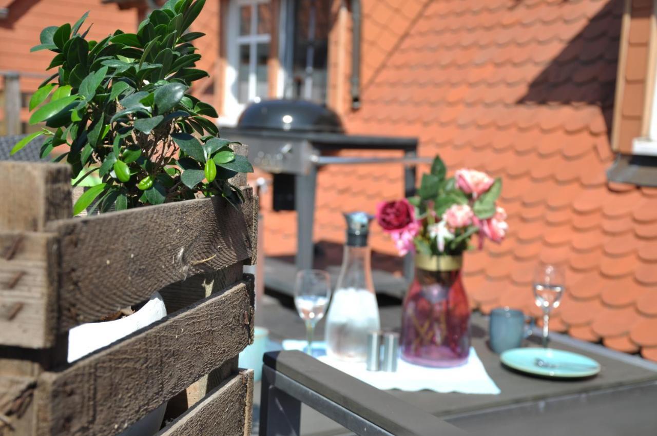 Gemuetliche Dachwohnung Mit Kleiner Oder Grosser Dachterrasse Nebeneinander Wolmirstedt Esterno foto