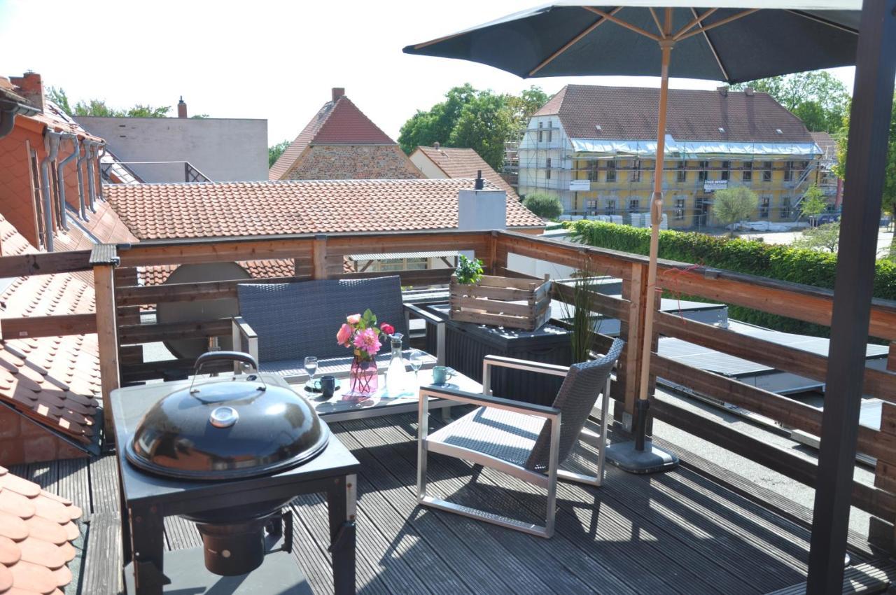 Gemuetliche Dachwohnung Mit Kleiner Oder Grosser Dachterrasse Nebeneinander Wolmirstedt Esterno foto
