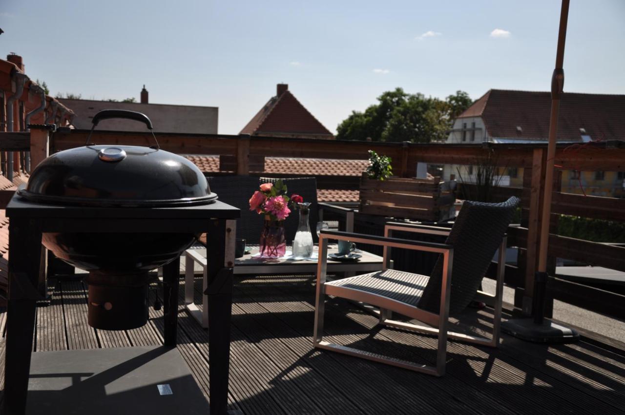 Gemuetliche Dachwohnung Mit Kleiner Oder Grosser Dachterrasse Nebeneinander Wolmirstedt Esterno foto